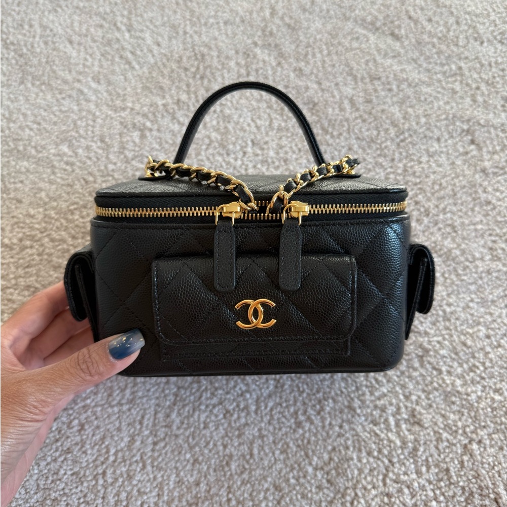 CHANEL Polly Pocket Vanity Bag in Caviar leather and gold hardware